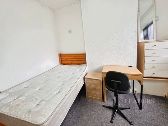 1 bedroom terraced to rent Room 1 Hubert Road, B29 - Photo 1
