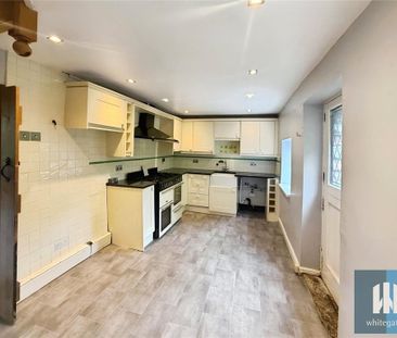 2 bedroom terraced house to rent - Photo 2