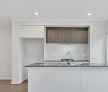 Perfect Townhouse To Call Home **APPLY FOR THIS PROPERTY NOW** - Photo 2