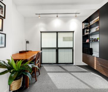 Unit 1/113 Nobby Parade - Photo 1