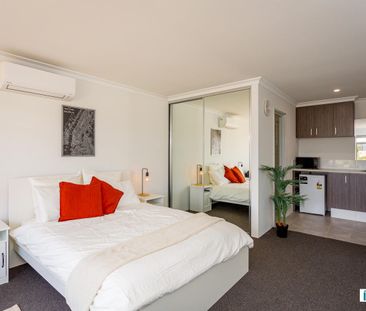 FULLY FURNISHED, LOCKABLE ROOM IN SHARED HOUSE. PRICE INCLUDES UTILITIES AND WI-FI. - Photo 3