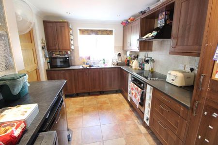 2 bedroom semi-detached house to rent - Photo 3