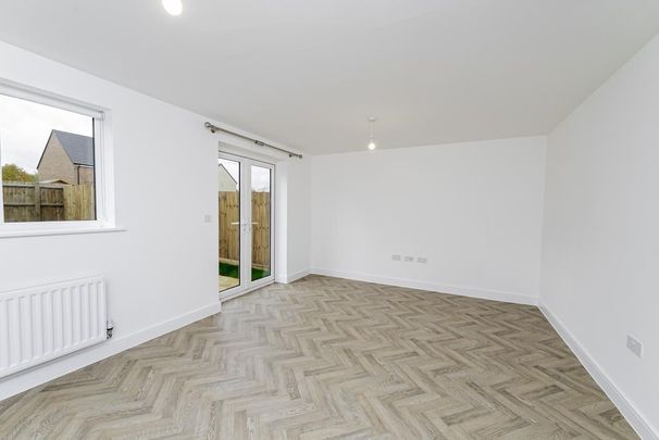 3 bedroom semi-detached house to rent - Photo 1