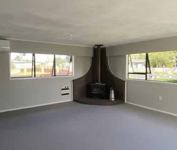 Large Living for a Large Family - Photo 2