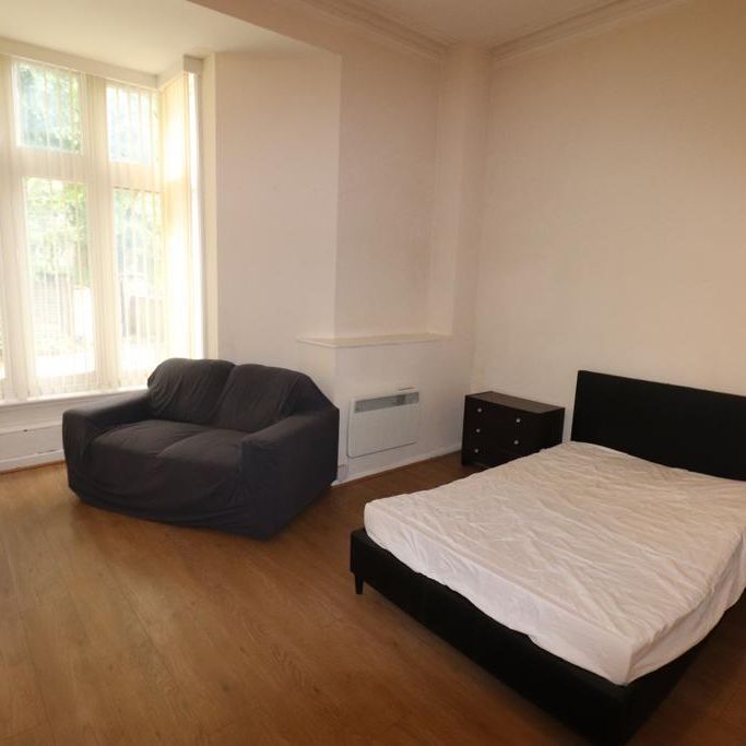 Studio to rent - Photo 1