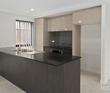 76 Locke, Redbank Plains QLD 4301 - Photo 2