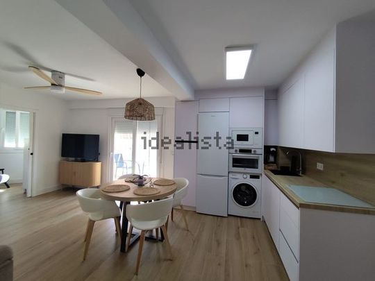 Alquiler de piso en Calle Las Gaviotas - Photo 1