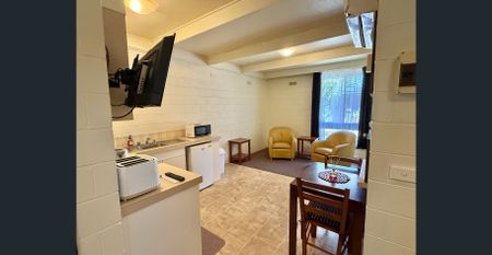 Semi-Furnished Unit in Lakes Entrance: Price Includes Electricity, Water, and WiFi - Photo 3