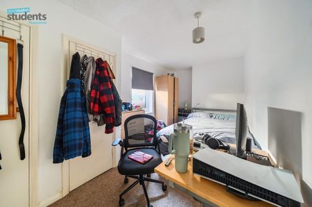 5 bedroom end of terrace house to rent - Photo 5