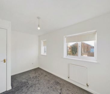 2 bedroom end of terrace house to rent - Photo 5