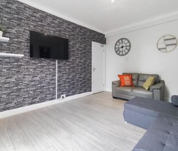 Room in a Shared House, Downhills Way, N17 - Photo 2