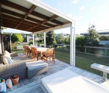 Simple and Sweet - Photo 2