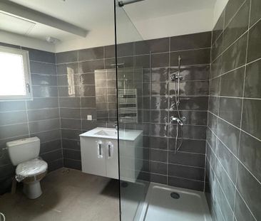 Location Appartement 2 pièces 45m² POURRIERES 83910 - Photo 3