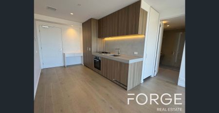 Spacious Single Bedroom Apartment At St. Boulevard - Photo 3