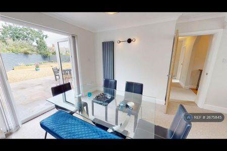 3 bedroom bungalow to rent - Photo 3