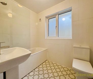 4 bedroom bungalow to rent - Photo 1