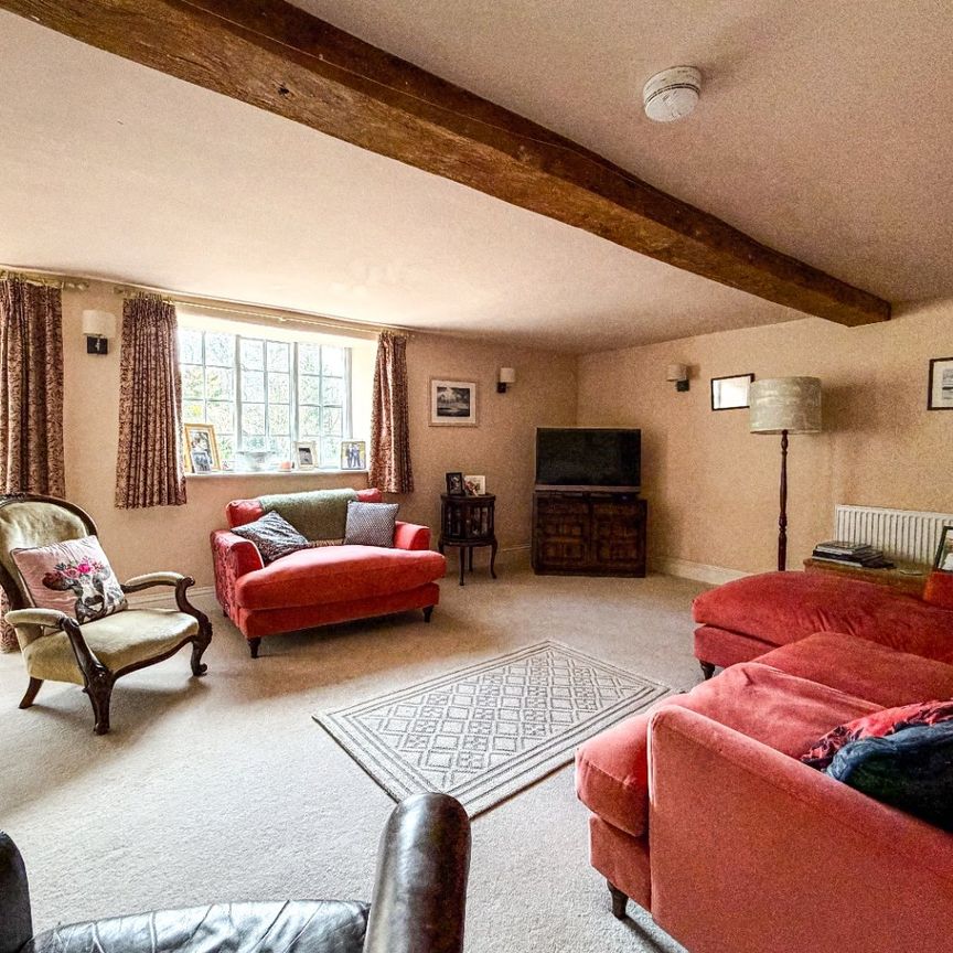 The Lodge, Newport Manor, Wrantage, - Photo 1