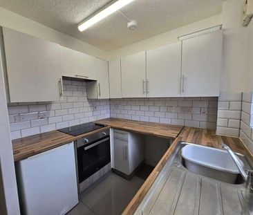 Tennyson Close, Enfield, EN3 - Photo 4