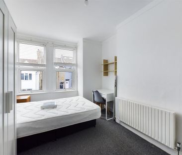 5 bedroom terraced house to rent - Photo 5