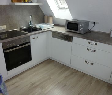 **SCHNUCKELIGES NEST FÜR SINGLES! Attraktive 1,5-Zi.-Wohnung in sch... - Photo 1