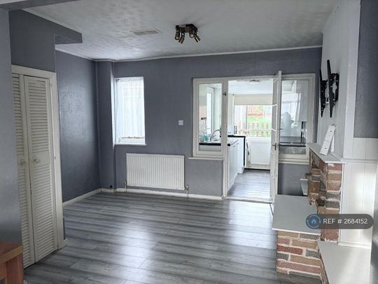 2 bedroom semi-detached house to rent - Photo 1