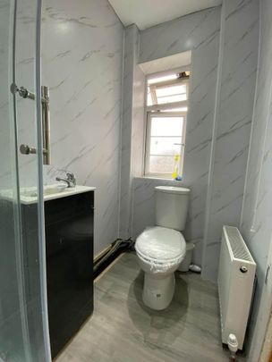 1 bedroom in a flat share to rent - Photo 1