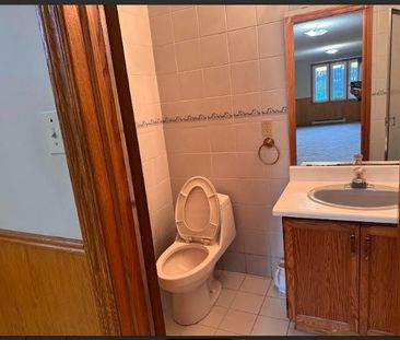 For Lease - 4261 Capilano Court, Mississauga, Ontario - Photo 4