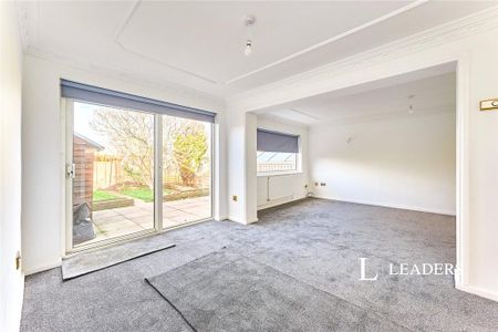 3 bedroom terraced house to rent - Photo 4