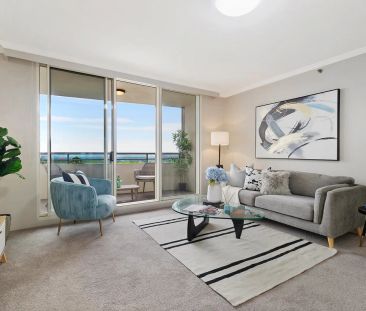 Stunning Modern Apartment with Panoramic Views in Chatswood - Photo 5