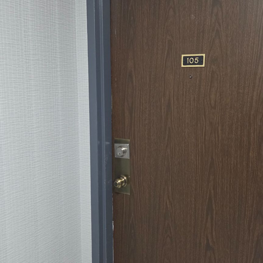 For Lease - 4 Kings Cross Road Unit# 105, Brampton, Ontario - Photo 1