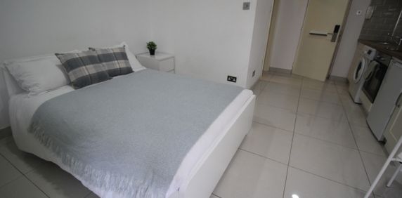 Flat 83, Samara Plaza, LS2 9DU, Leeds - Photo 2