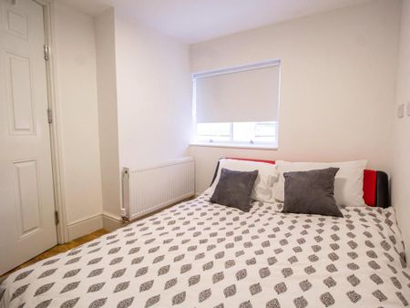 3 bedroom apartment to rent - Photo 3