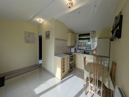 2 bedroom detached house to rent - Photo 4