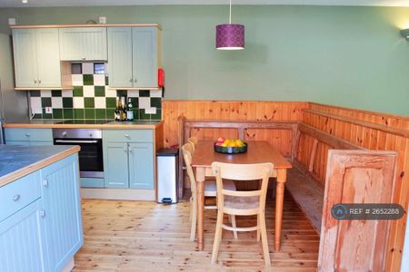 6 bedroom terraced house to rent - Photo 5