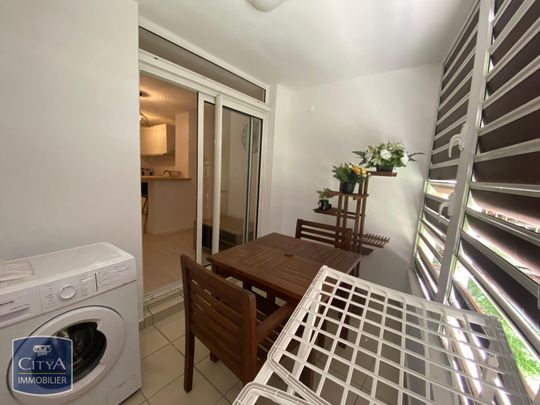 Location Appartement 2 pièces 29m² ST DENIS 97400 - Photo 1