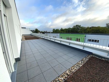 Neubau: 4-Zimmer Wohnung mit zwei großen Dachterrassen inkl. TG-Stellplatz in OB-Alstaden - Photo 2