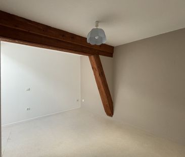 Location Appartement 2 pièces 37m² CHARLIEU 42190 - Photo 4