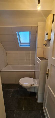3 Zimmer Dachgeschosswohnung in Homberg.. - Photo 2