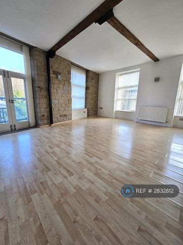2 bedroom flat to rent - Photo 2