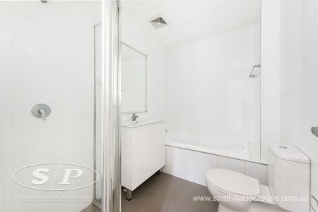 Luxurious, Modern And Huge Courtyard - Photo 2