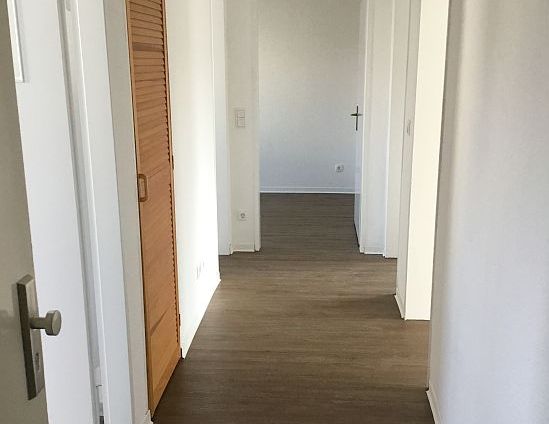 + 3 Zimmer mit Balkon + - Photo 1