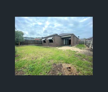 Family Home - Photo 5
