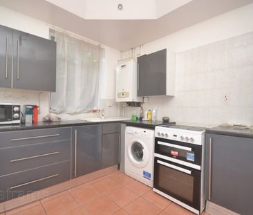 3 bed Mid Terraced House for Rent - Photo 2