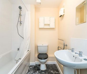 2 bedroom apartment to rent Mirabella Close, Southampton, SO19 - Photo 6