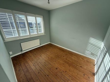 4 bedroom semi-detached house to rent - Photo 5