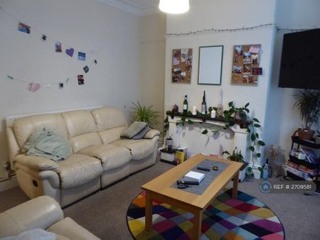 6 bedroom terraced house to rent - Photo 3