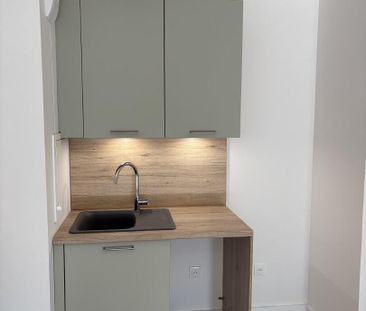 location Appartement T2 DE 42.15m² À ST LEU LA FORET - Photo 3