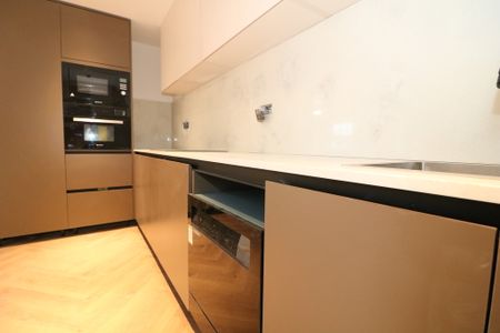 Lyons Court, Dorking, RH4 - Photo 2