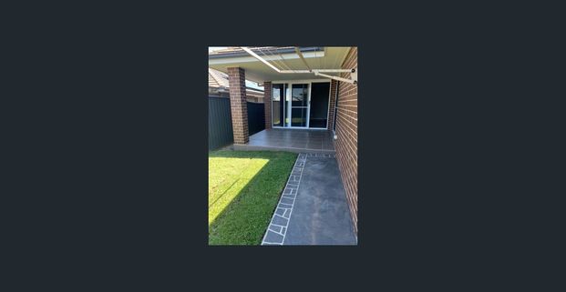 PERFECT LOCATION | 3 BEDROOM BEAUTY - Photo 1