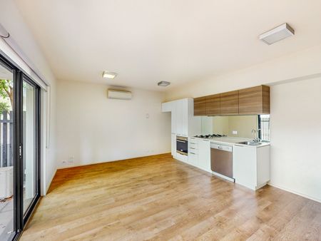 4/84 Cade Way, Parkville VIC 3052 - Photo 4